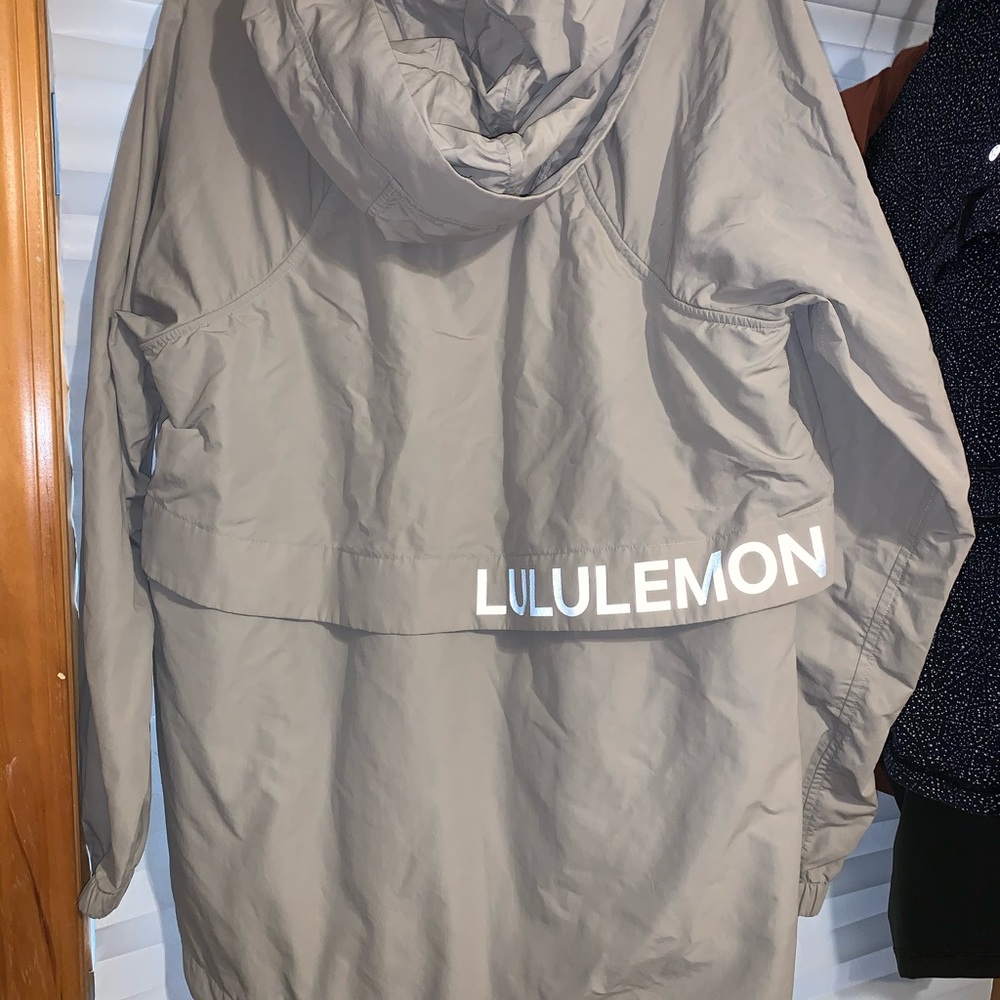 Lululemon limited edition windbreaker